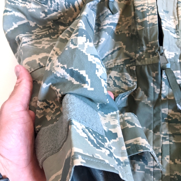 ABU Pattern All Weather Zip Up Jacket - Picture 4 of 6